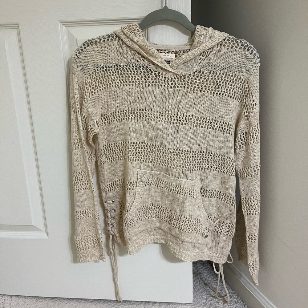 Billabong crochet sweater